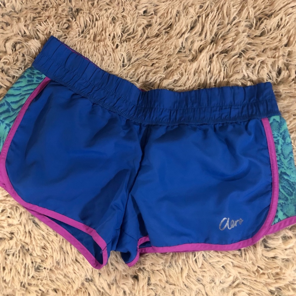 Aero size medium workout shorts .